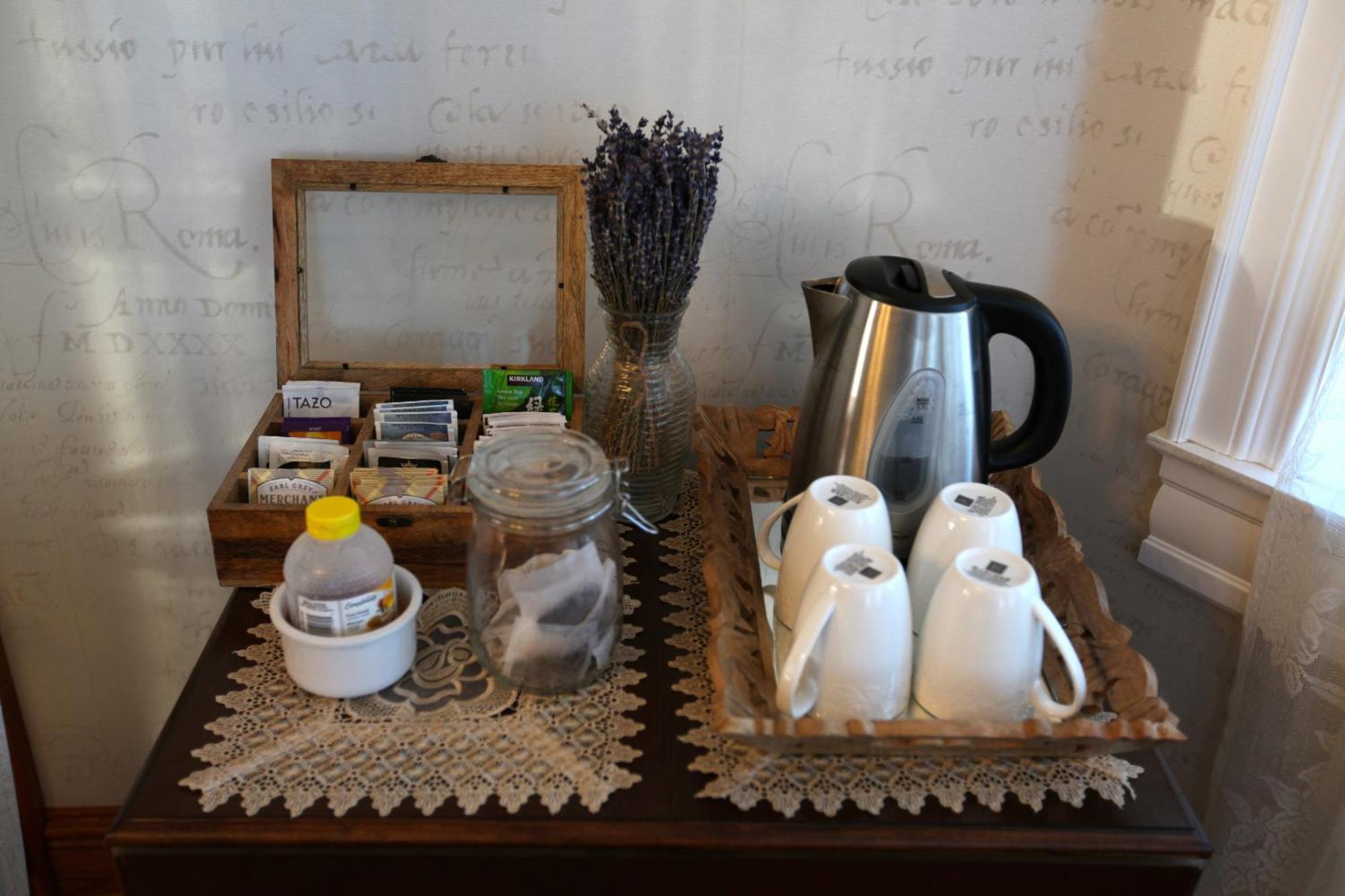 Twin Peaks B&B Mindemoya Екстер'єр фото